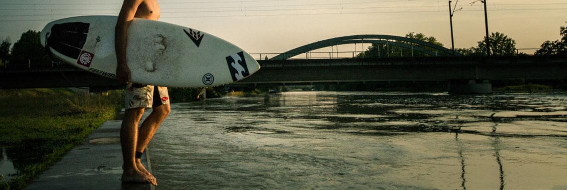 Surfer an der Isarwelle